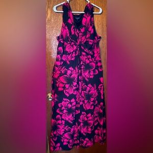 A beautifully printed flowery maxi dress.